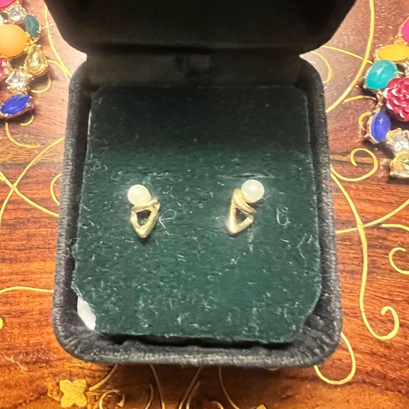 ๐14K REAL GOLD ๐SIMPLE AND DAINTYโบ๏ธPERFECT FOR CHURCH OR EVERYDAY WEARโบ๏ธ๐๐๐ - Picture 3 of 6